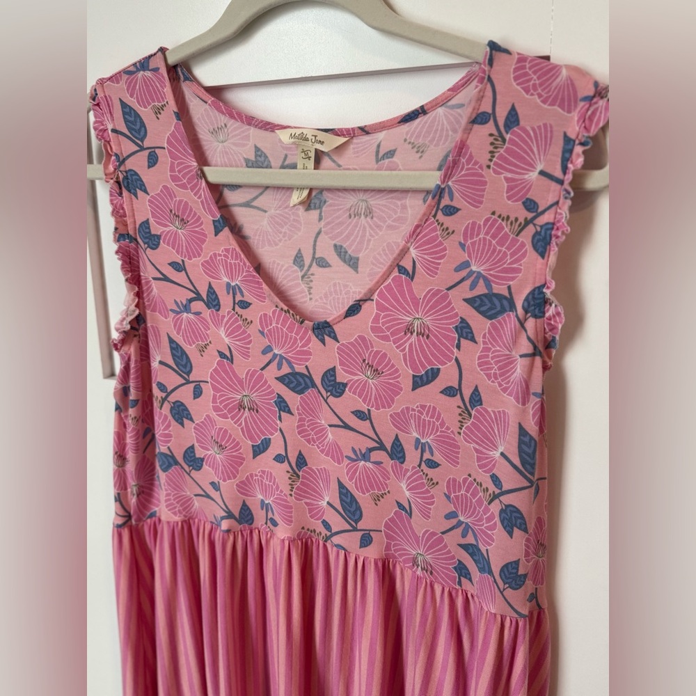 Matilda Jane Women’s Off She Goes Floral V-Neck Tunic Top size medium